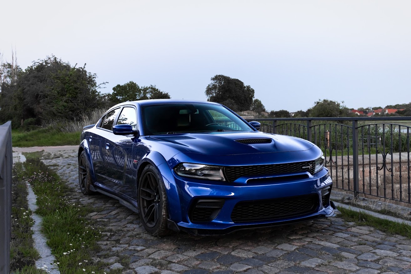 Dodge Charger przód